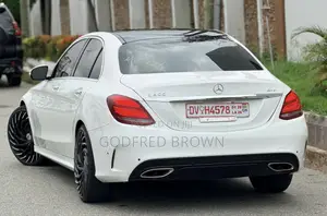 Mercedes-Benz C300 Sport 4Matic Sedan AWD (2.0L 4cyl 7A) 2017 White