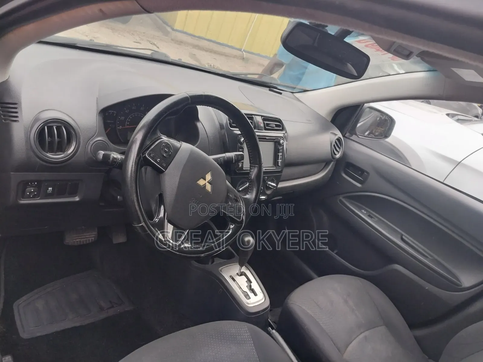 Mitsubishi Mirage G4 2023 Gray