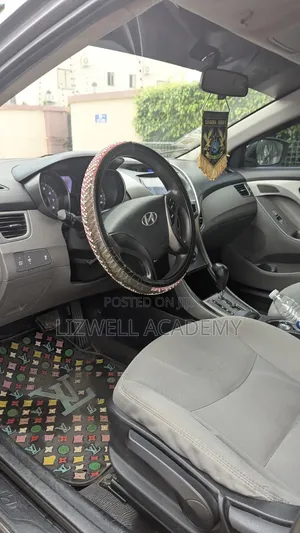 Hyundai Elantra Limited Sedan FWD (1.8L 4cyl 6A) 2013 Gray
