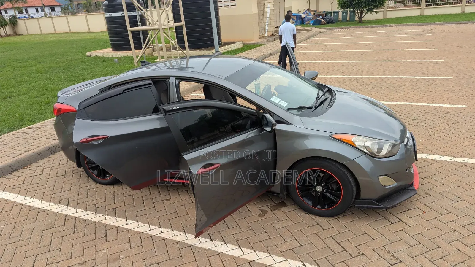 Hyundai Elantra Limited Sedan FWD (1.8L 4cyl 6A) 2013 Gray
