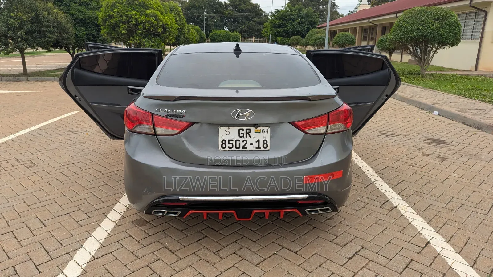 Hyundai Elantra Limited Sedan FWD (1.8L 4cyl 6A) 2013 Gray