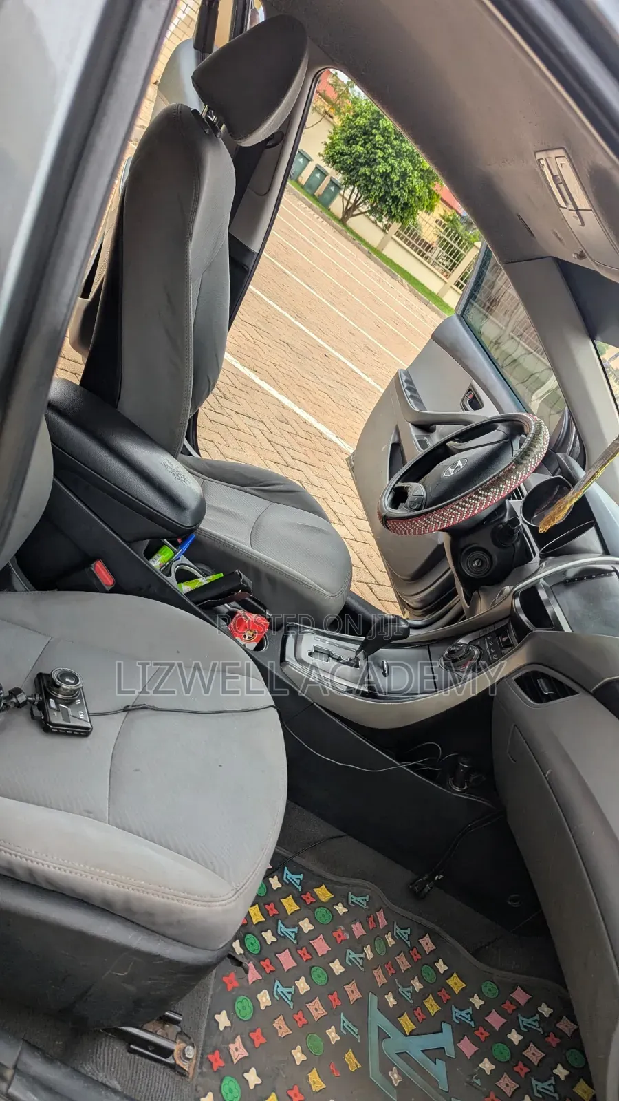 Hyundai Elantra Limited Sedan FWD (1.8L 4cyl 6A) 2013 Gray