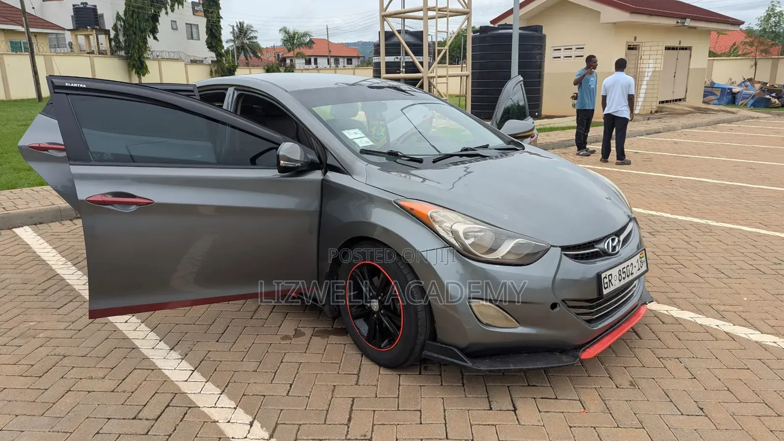 Hyundai Elantra Limited Sedan FWD (1.8L 4cyl 6A) 2013 Gray
