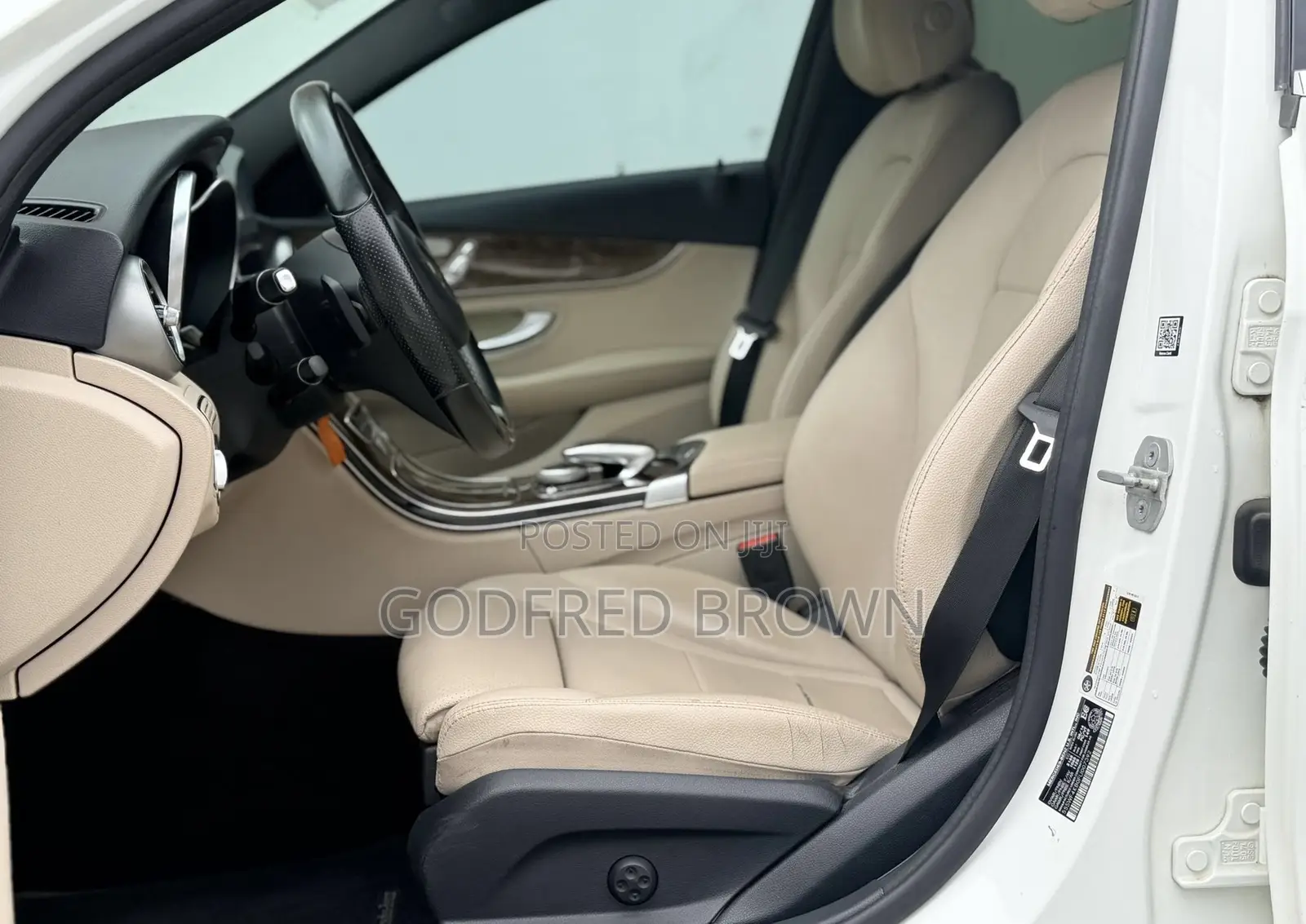 Mercedes-Benz C300 Sport 4Matic Sedan AWD (2.0L 4cyl 7A) 2017 White