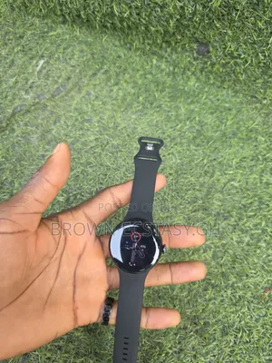 Google Pixel Watch 2 (Crack on the Screen)