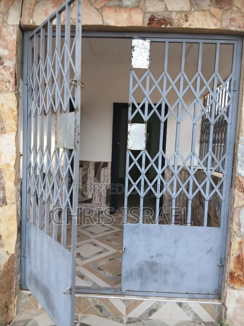 1bdrm Room & Parlour in Malejor School for rent