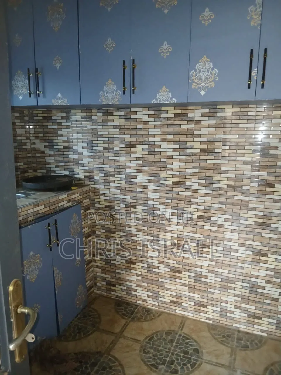 1bdrm Room & Parlour in Malejor School for rent