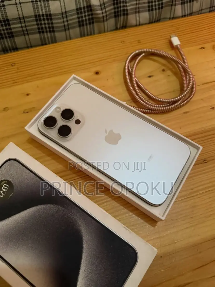 Apple iPhone 15 Pro Max 256 GB White