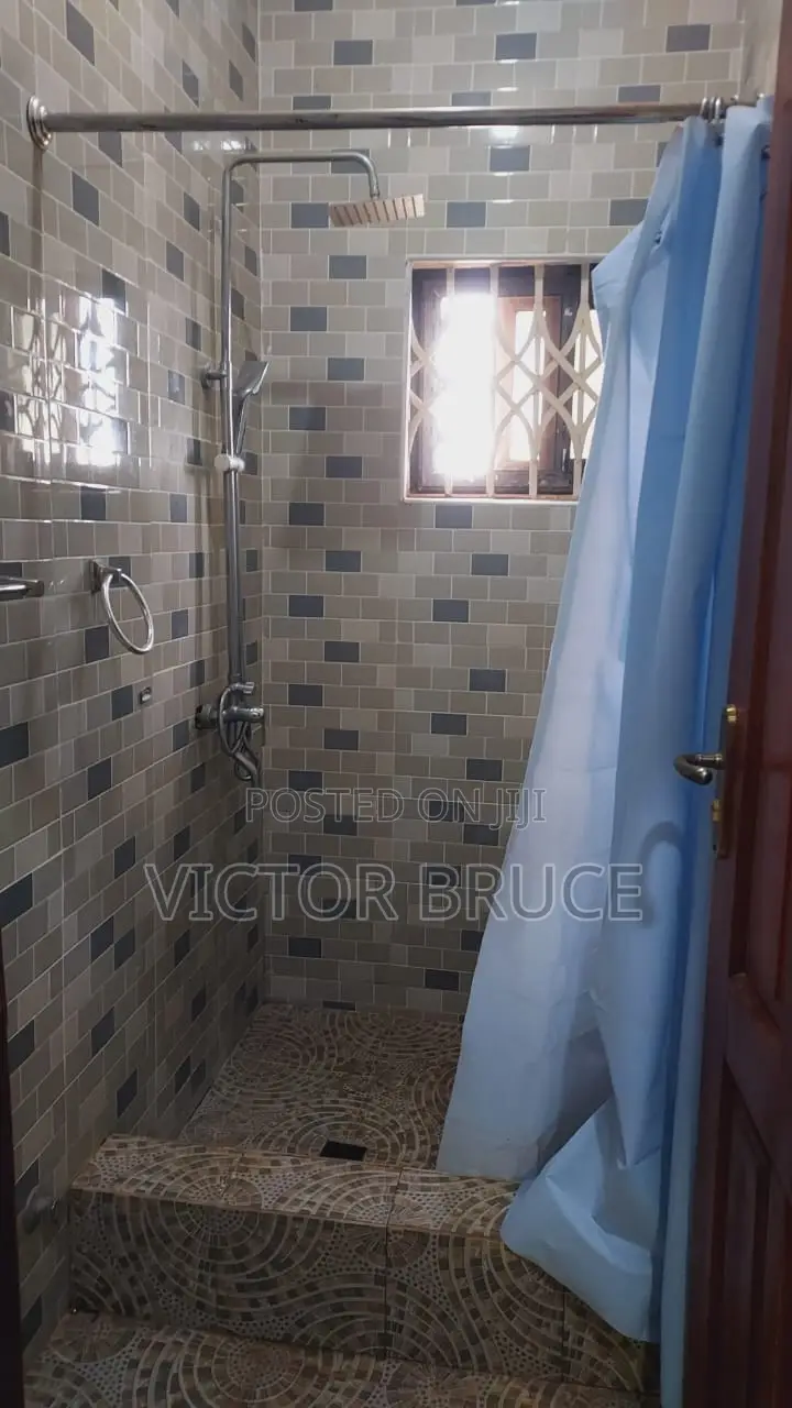 3bdrm Apartment in Bruce Villa, Frafraha for rent