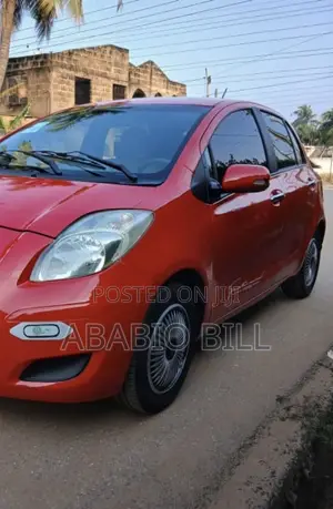Toyota Vitz 2010 Red