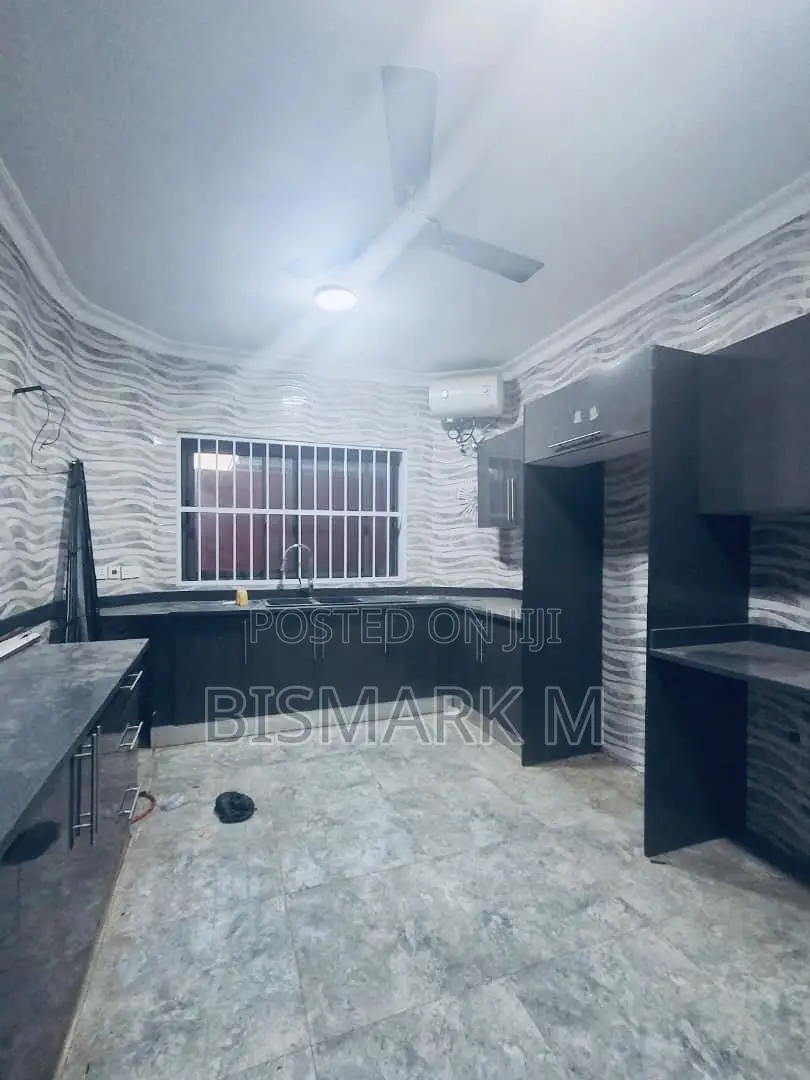 4bdrm House in East Legon for rent