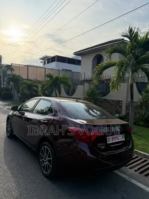 Toyota Corolla SE 4dr Sedan (1.8L 4cyl CVT) 2017