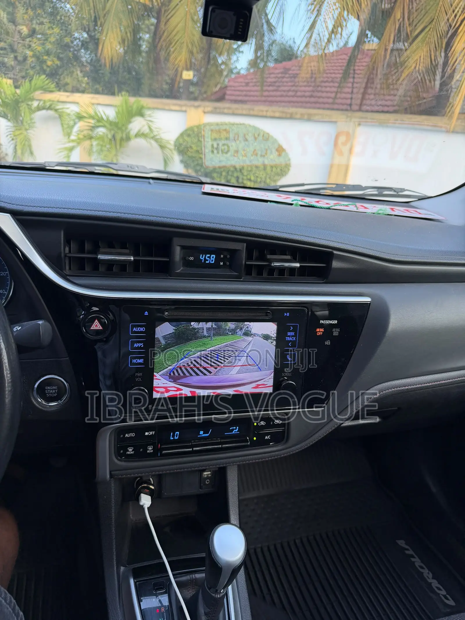 Toyota Corolla SE 4dr Sedan (1.8L 4cyl CVT) 2017