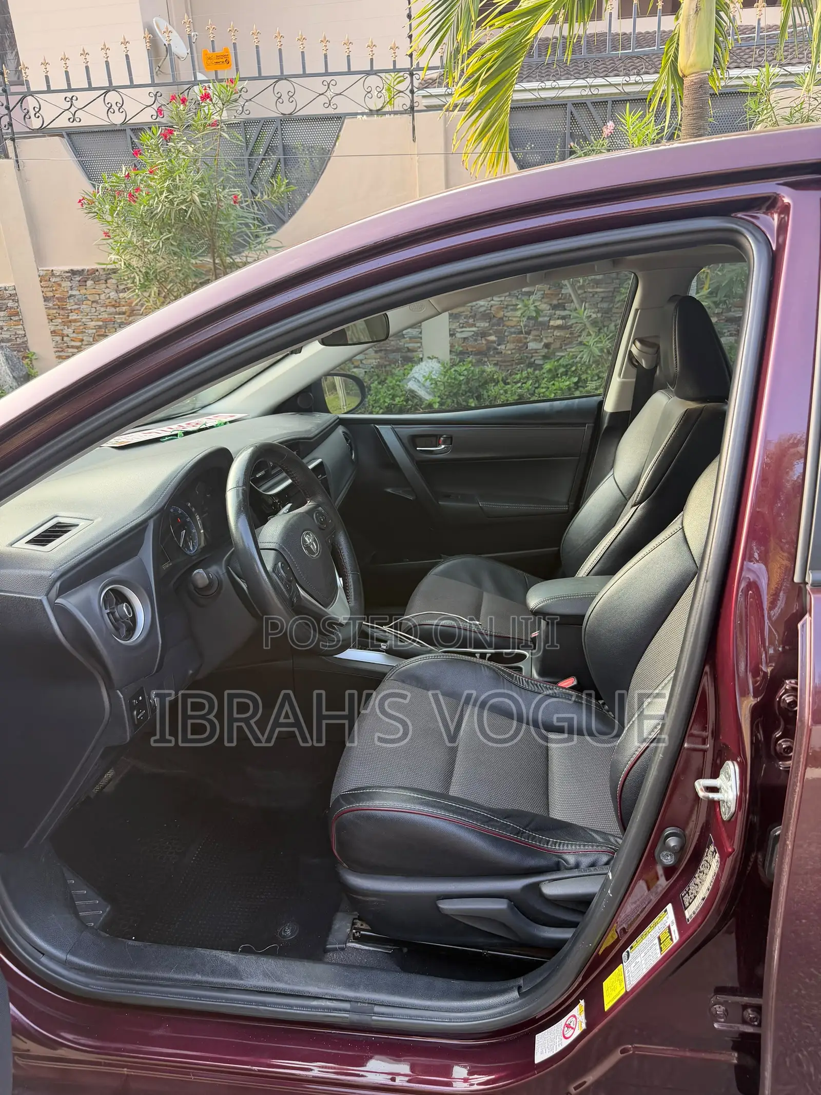 Toyota Corolla SE 4dr Sedan (1.8L 4cyl CVT) 2017