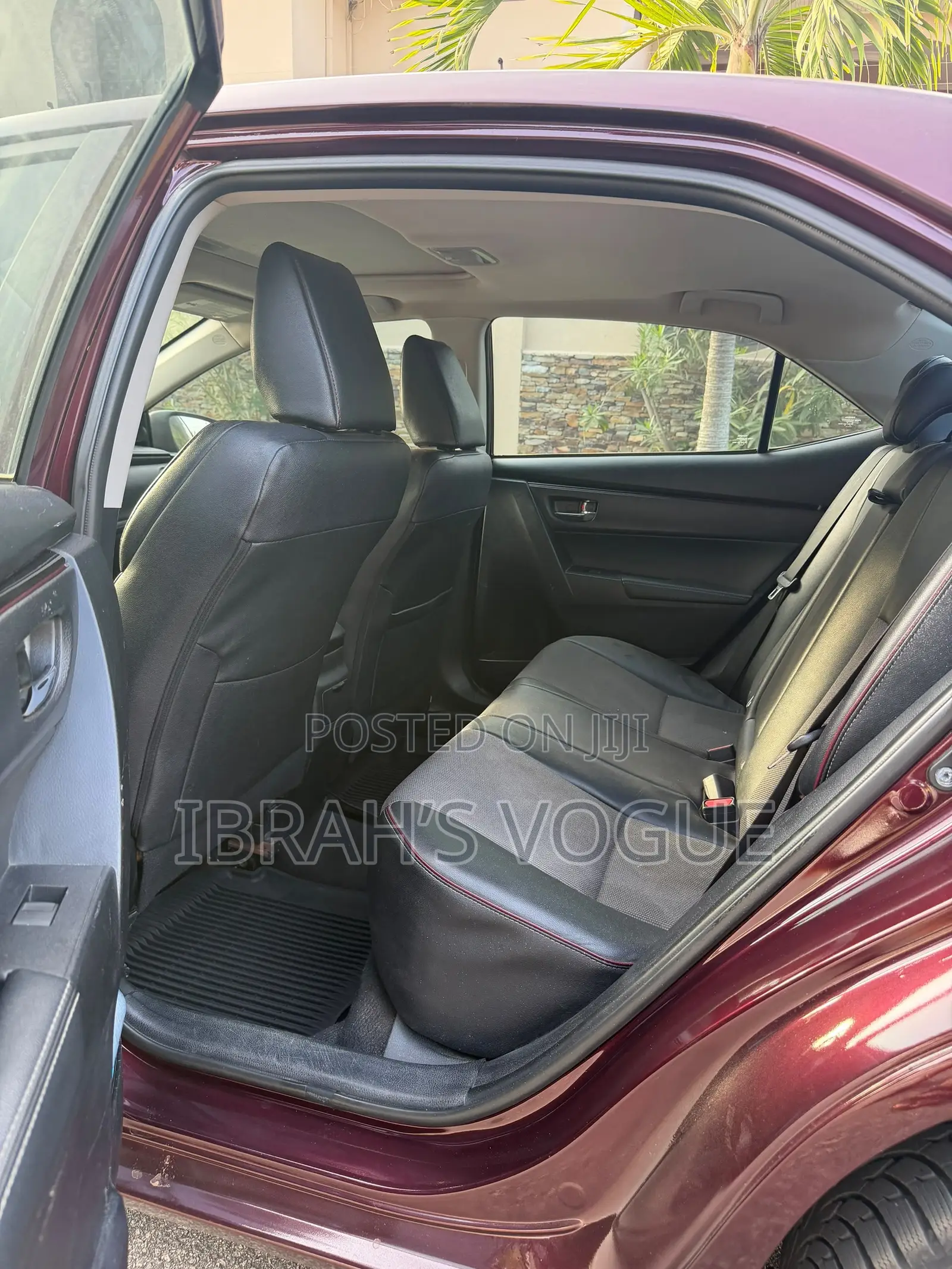 Toyota Corolla SE 4dr Sedan (1.8L 4cyl CVT) 2017