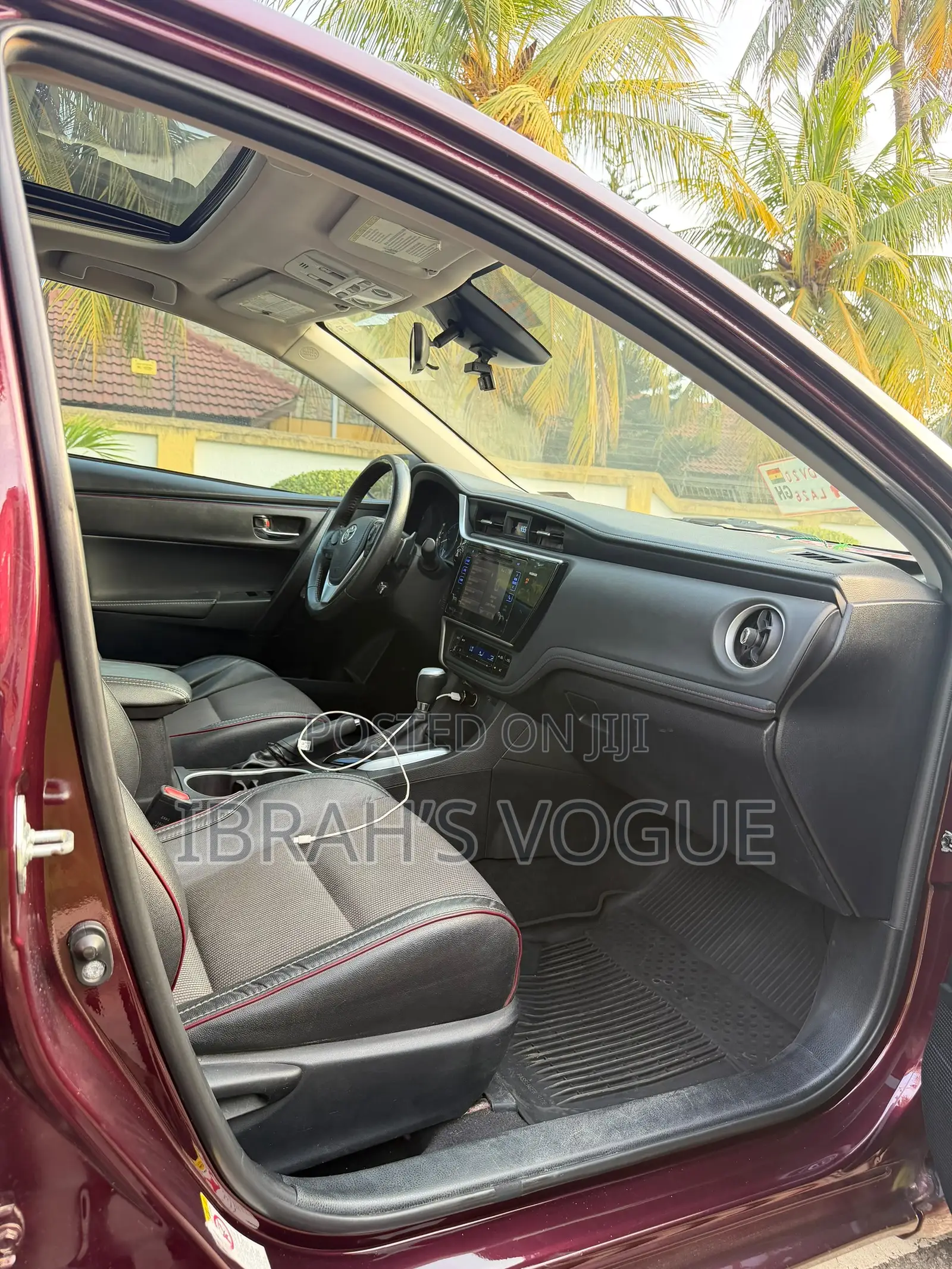 Toyota Corolla SE 4dr Sedan (1.8L 4cyl CVT) 2017