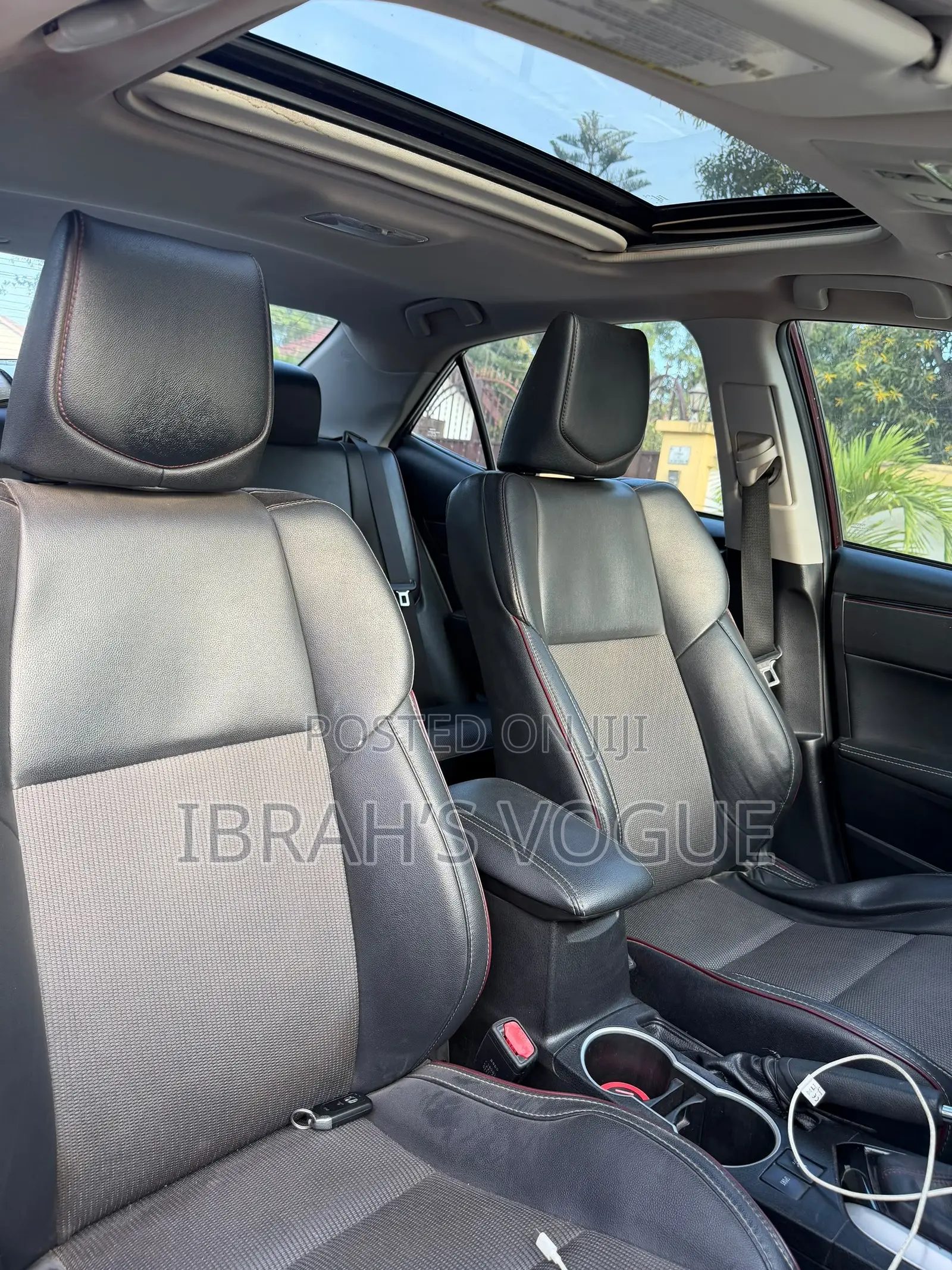 Toyota Corolla SE 4dr Sedan (1.8L 4cyl CVT) 2017