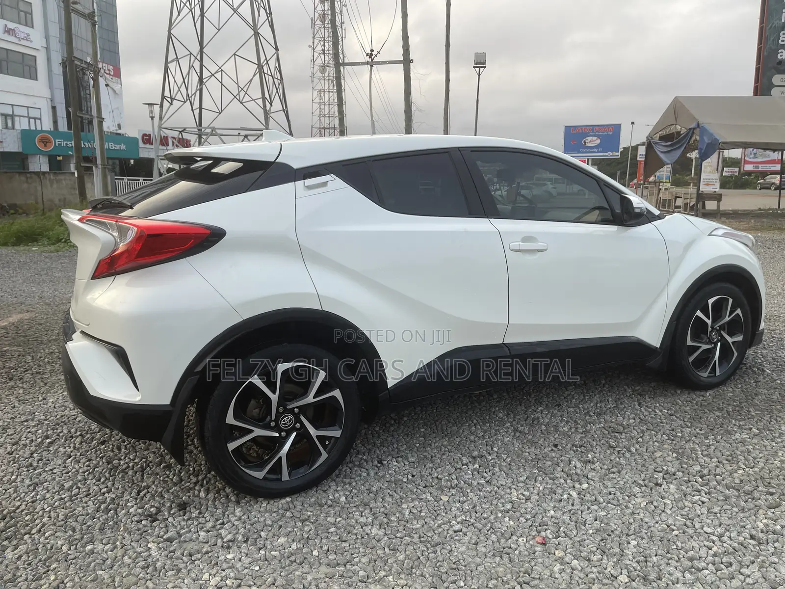 Toyota C-HR XLE FWD Sport Utility (2.0L 4cyl 2AM) 2018 White