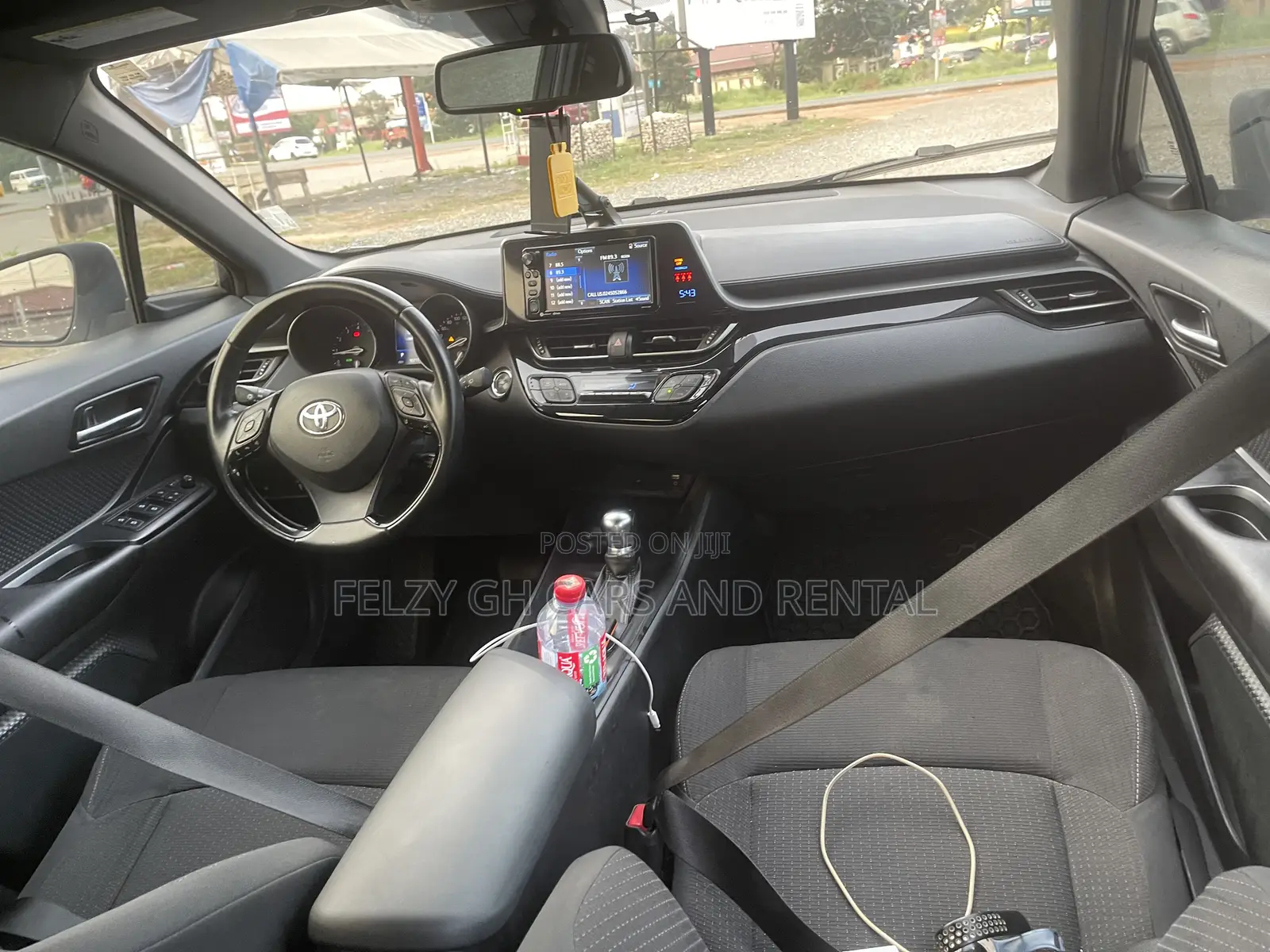 Toyota C-HR XLE FWD Sport Utility (2.0L 4cyl 2AM) 2018 White