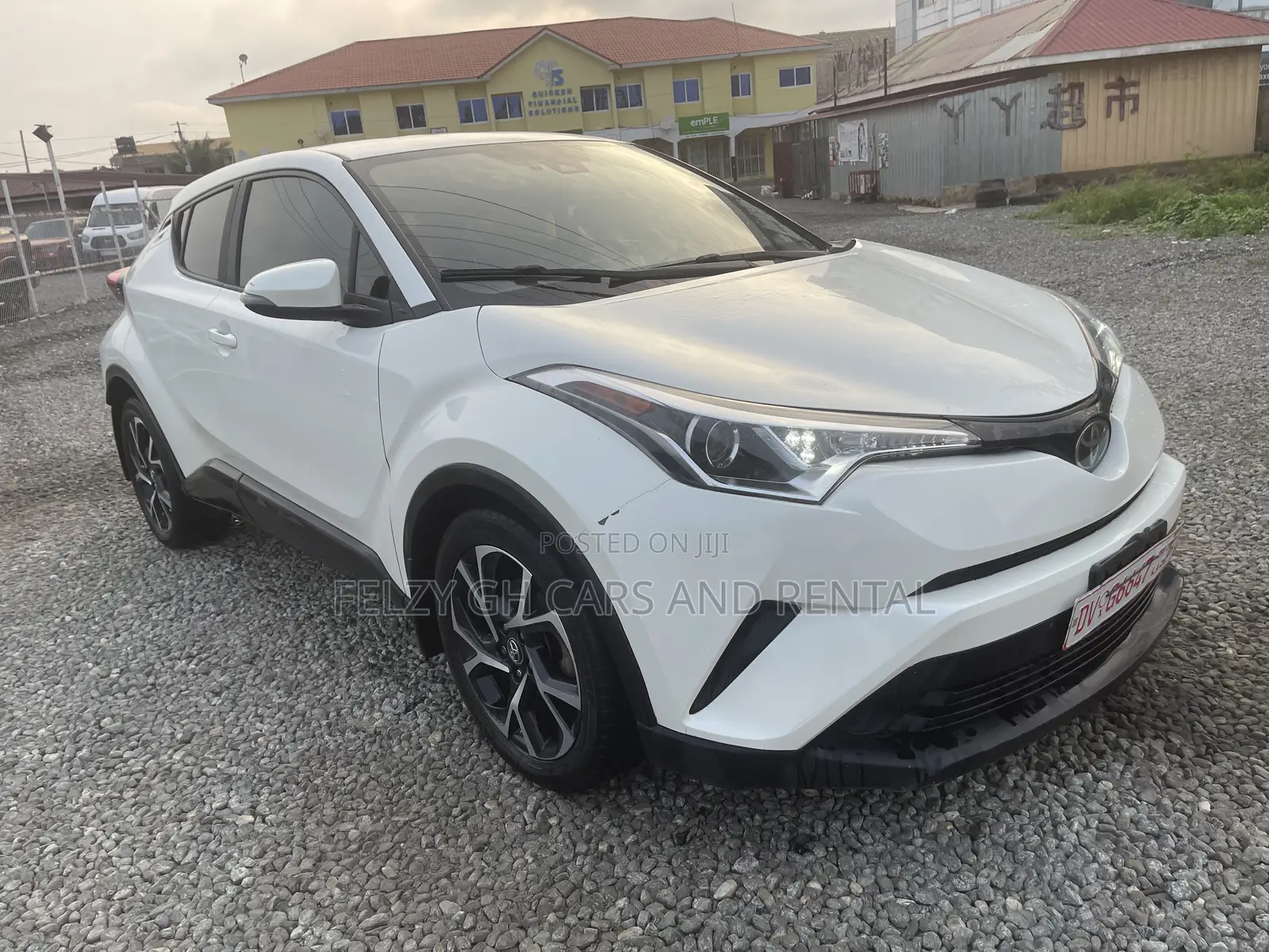Toyota C-HR XLE FWD Sport Utility (2.0L 4cyl 2AM) 2018 White