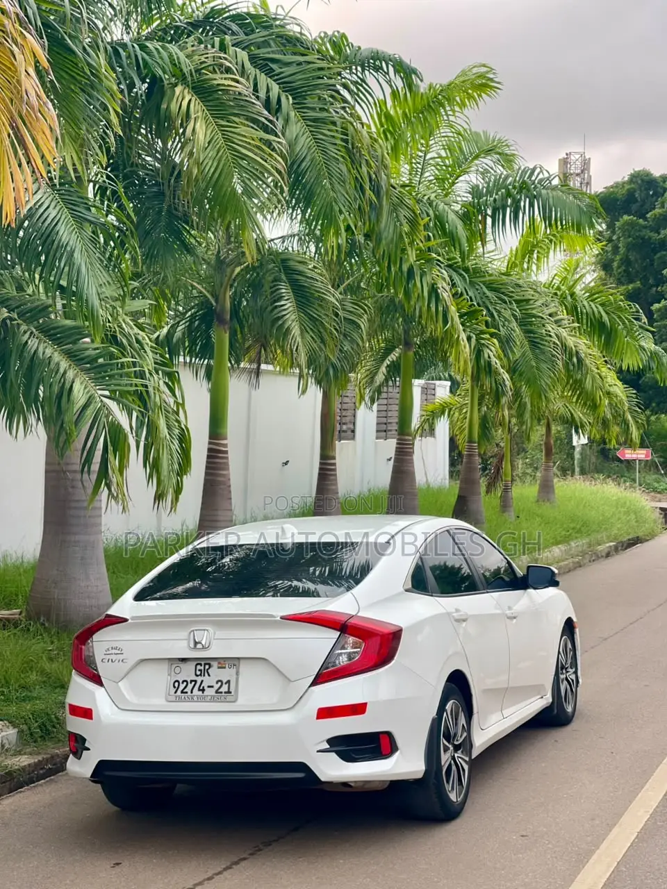 Honda Civic EX-L w/Navi 4dr Hatchback (1.5L 4cyl) 2017 White