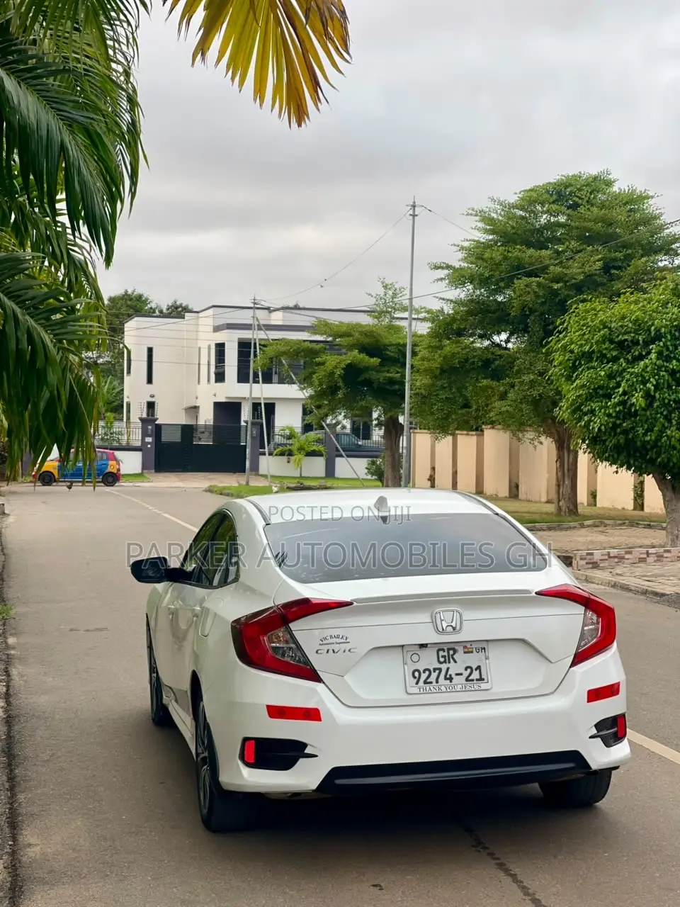 Honda Civic EX-L w/Navi 4dr Hatchback (1.5L 4cyl) 2017 White