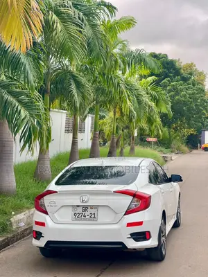 Honda Civic EX-L w/Navi 4dr Hatchback (1.5L 4cyl) 2017 White