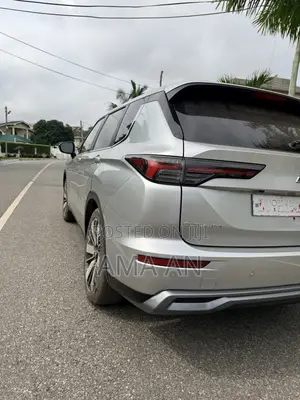 Mitsubishi Outlander SE 2025 Silver