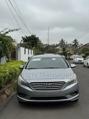 Hyundai Sonata Base Sedan FWD (2.4L 4cyl 6A) 2017 Gray