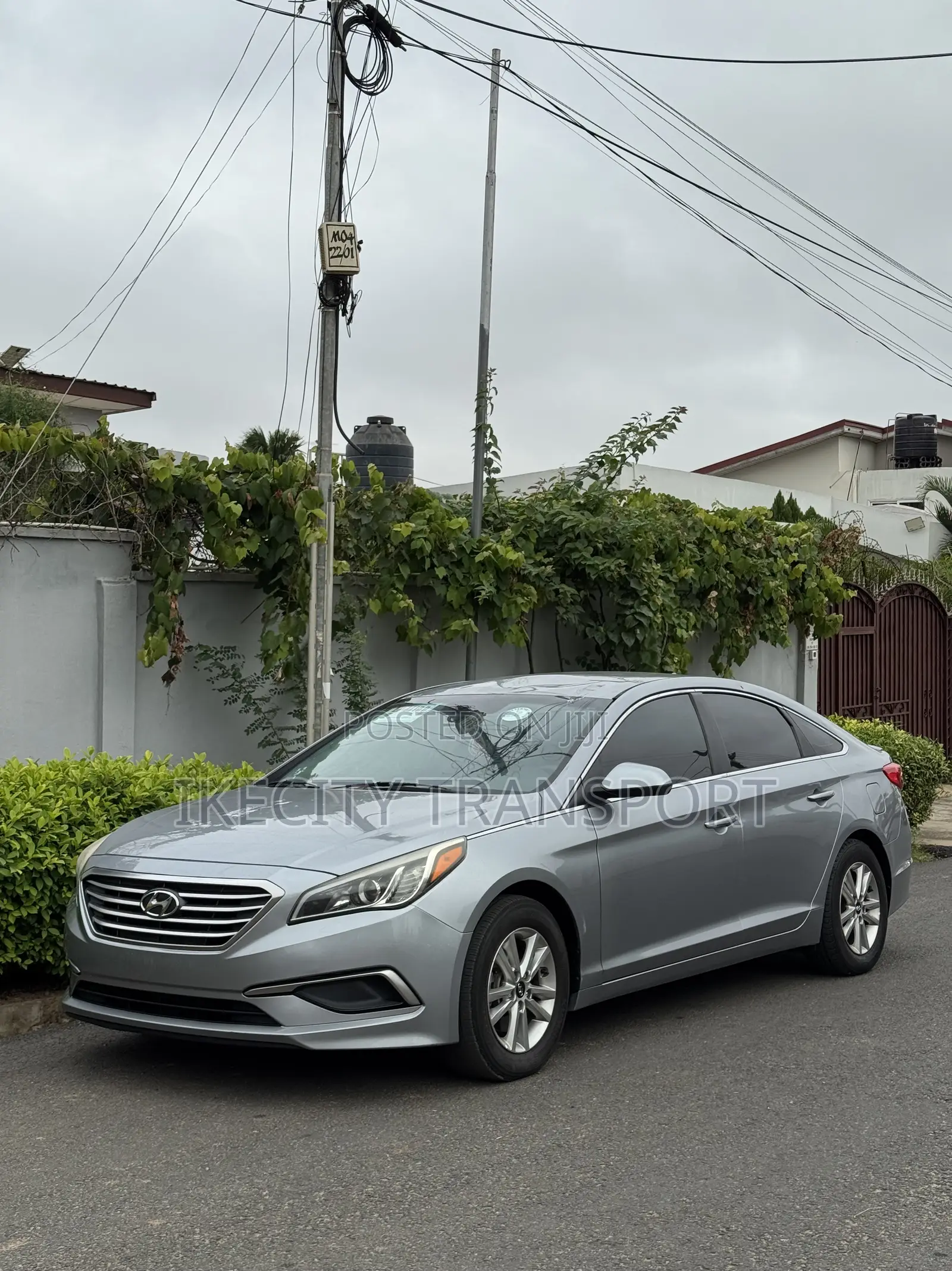 Hyundai Sonata Base Sedan FWD (2.4L 4cyl 6A) 2017 Gray