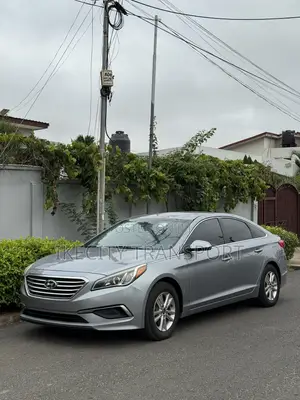 Hyundai Sonata Base Sedan FWD (2.4L 4cyl 6A) 2017 Gray