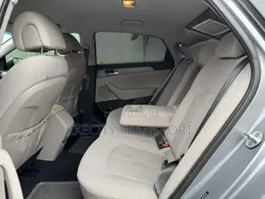 Hyundai Sonata Base Sedan FWD (2.4L 4cyl 6A) 2017 Gray
