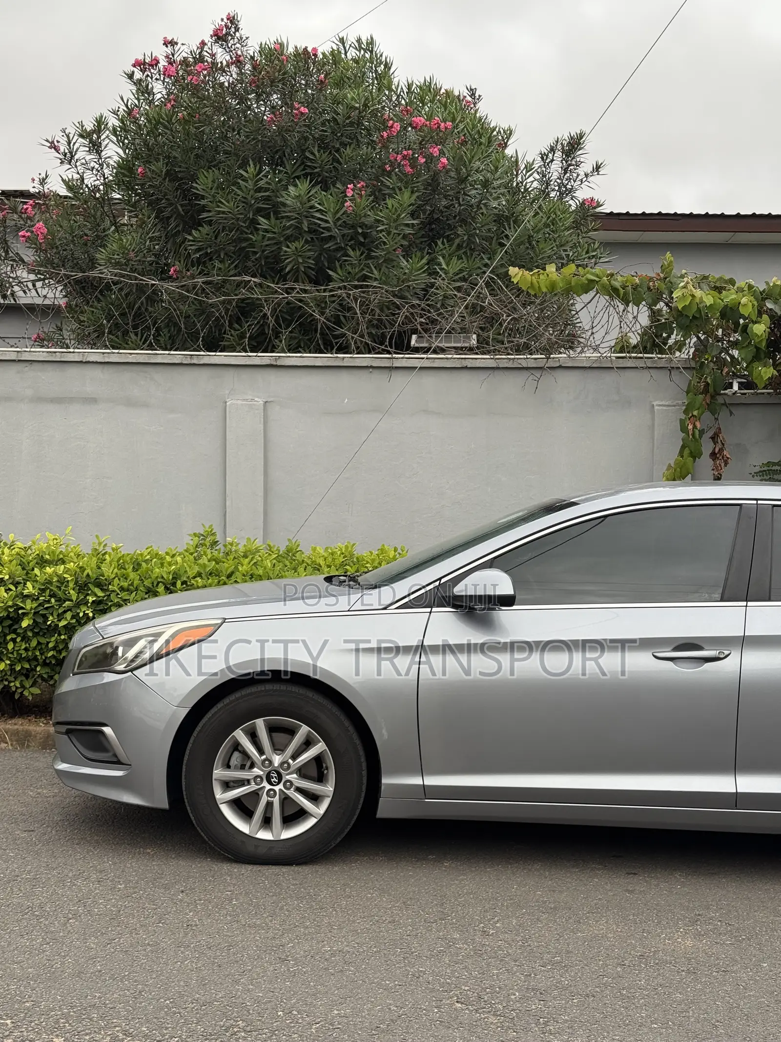 Hyundai Sonata Base Sedan FWD (2.4L 4cyl 6A) 2017 Gray
