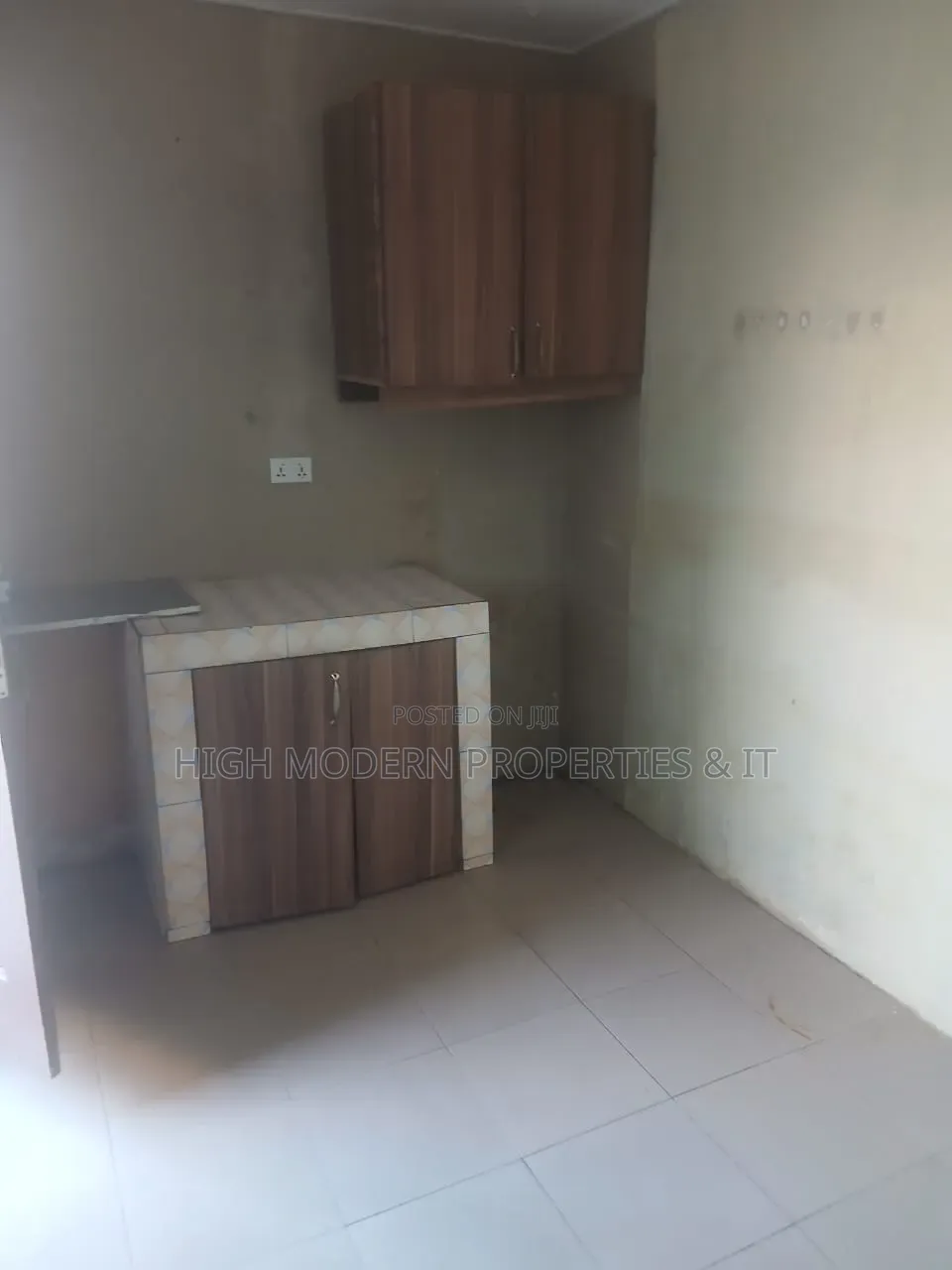 1bdrm House in High Modern, New Town for rent