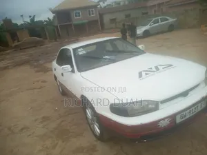 Toyota Camry LE Sedan 1995 White