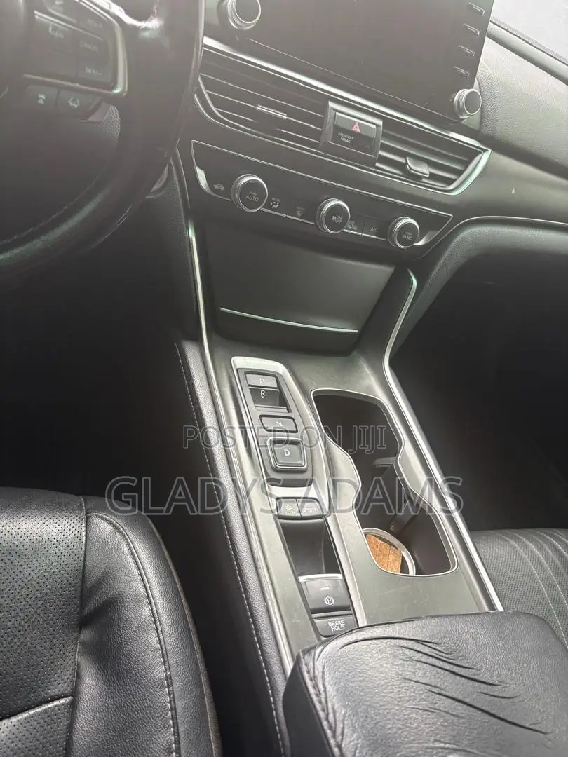 Honda Accord Sport (2.0L 4cyl Turbo 10A) 2019 Blue