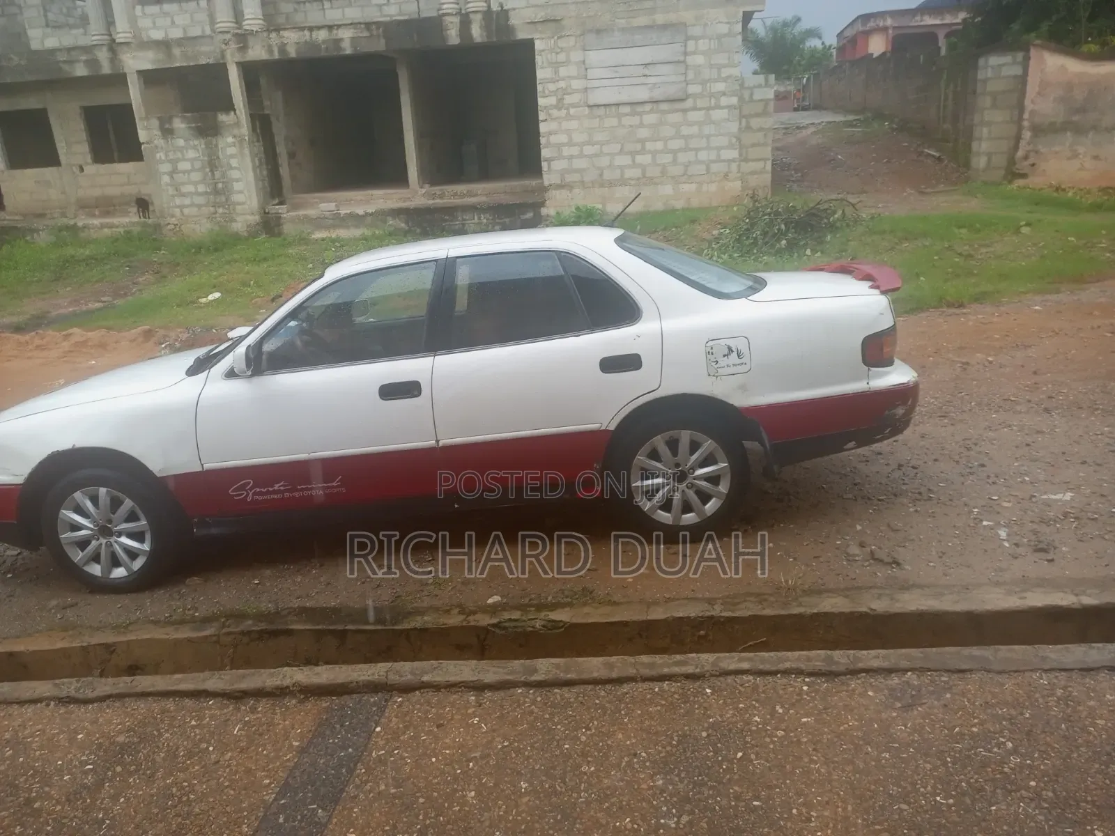 Toyota Camry LE Sedan 1995 White