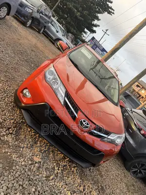 Toyota RAV4 XLE 4dr SUV (2.5L 4cyl 6A) 2015 Red