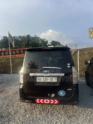 Toyota Voxy 2012 Brown