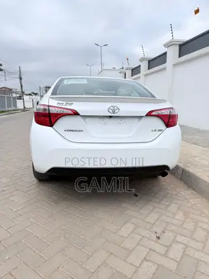 Toyota Corolla LE 4dr Sedan (1.8L 4cyl CVT) 2016 White