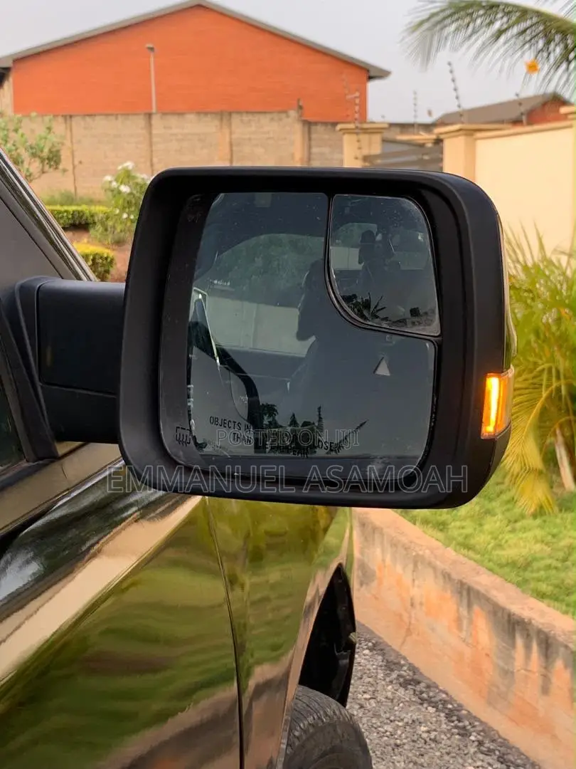 RAM 1500 Big Horn Crew Cab 4WD 6.3 ft SB 2024 Black