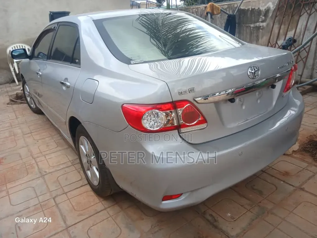 Toyota Corolla Altis 2013 Silver