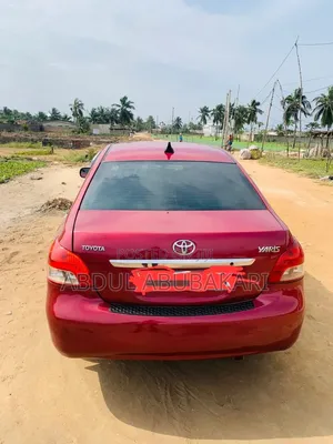 Toyota Yaris 2016 Red