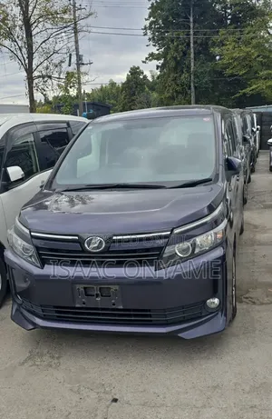 Toyota Voxy 2016 Gray