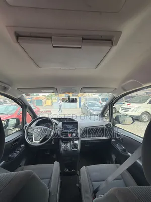 Toyota Voxy 2016 Gray
