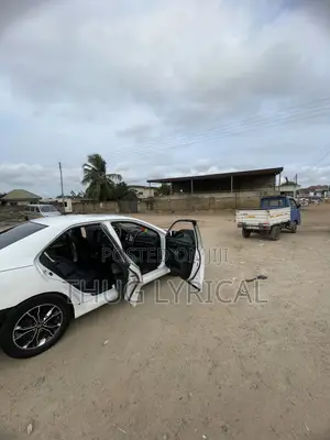 Toyota Camry SE 4dr Sedan (2.5L 4cyl 6A) 2015 White