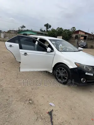 Toyota Camry SE 4dr Sedan (2.5L 4cyl 6A) 2015 White