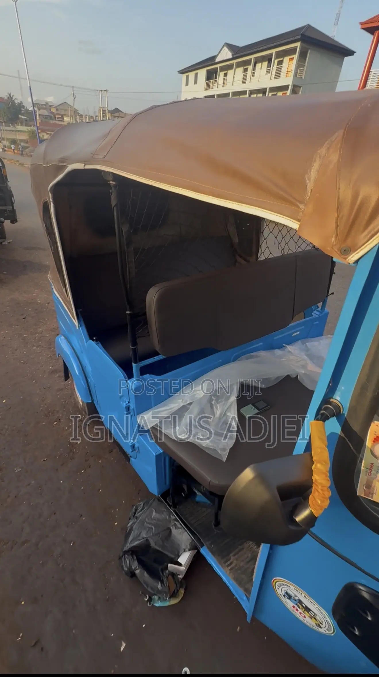 Bajaj RE 2025 Blue