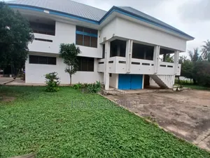 5bdrm House in On 6 Plots, SDA Area for sale