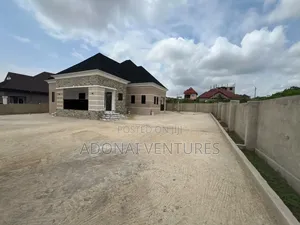 4bdrm House in Atonsu Esreso Divine, Kumasi Metropolitan for sale